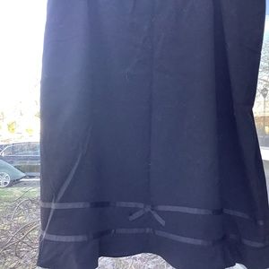 Plus Size Woman size 20W Black skirt+detail